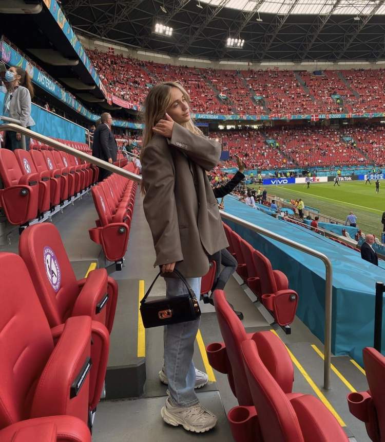 包含丹麦羽毛球队横扫英格兰羽毛球队，马琳完成帽子戏法的词条