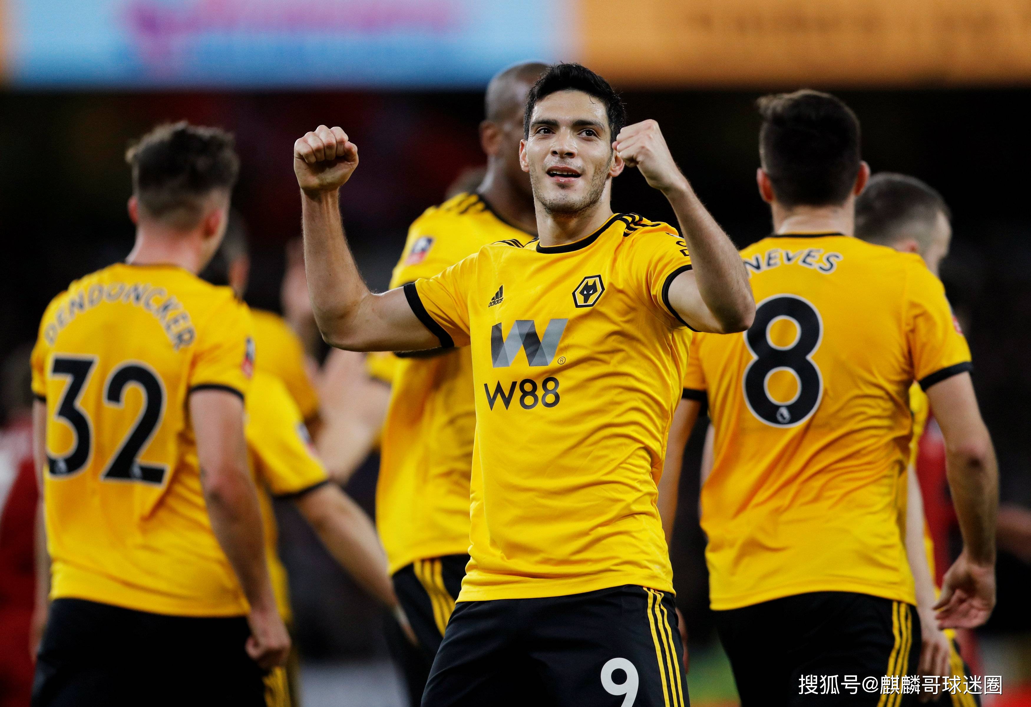 狼队主场战胜伯恩利，英超积分渐入中游的简单介绍