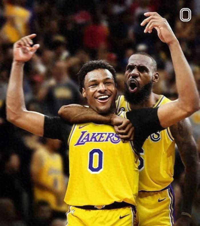 湖人碾压76人，布克统治全场的简单介绍