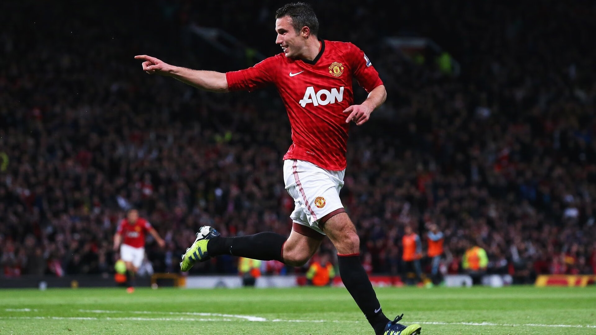 NBA季后赛之夜，凯恩如何从篮球场外走进全场焦点