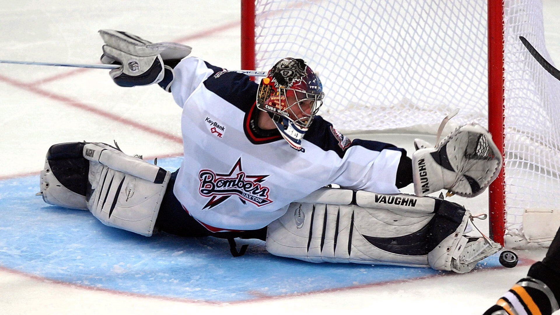 奥运周期关键战焦点战,加拿大险胜芬兰,冰球强权间的微妙平衡